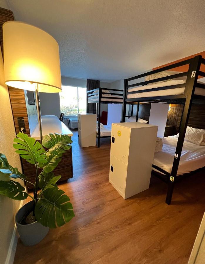 Bposhtels Charlotte Hostel Екстериор снимка