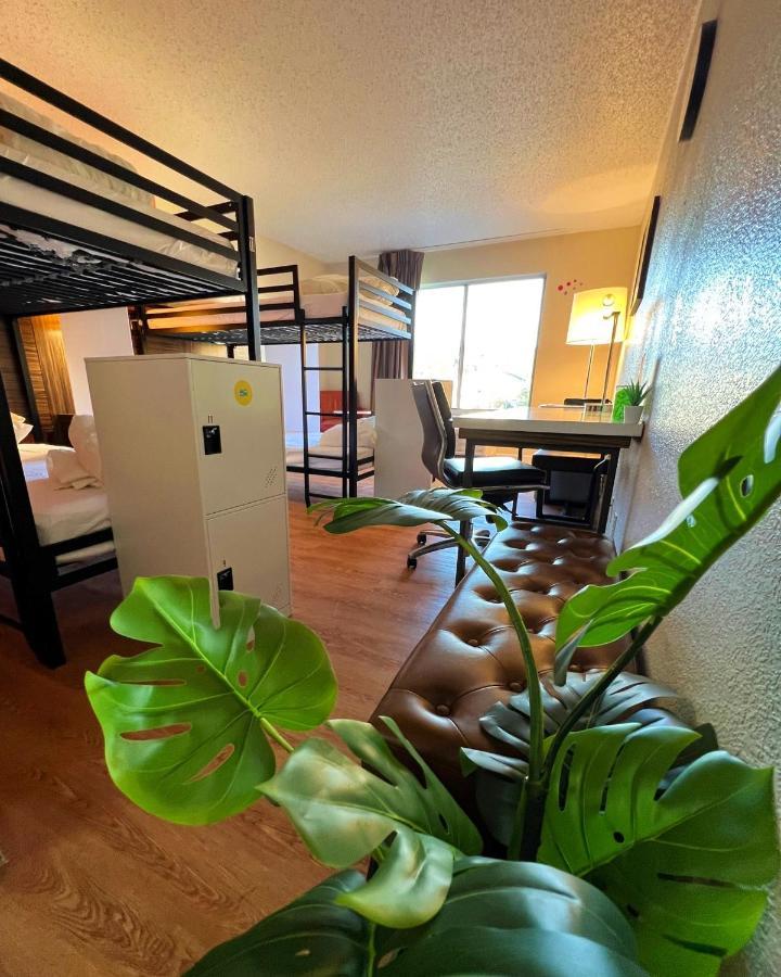 Bposhtels Charlotte Hostel Екстериор снимка