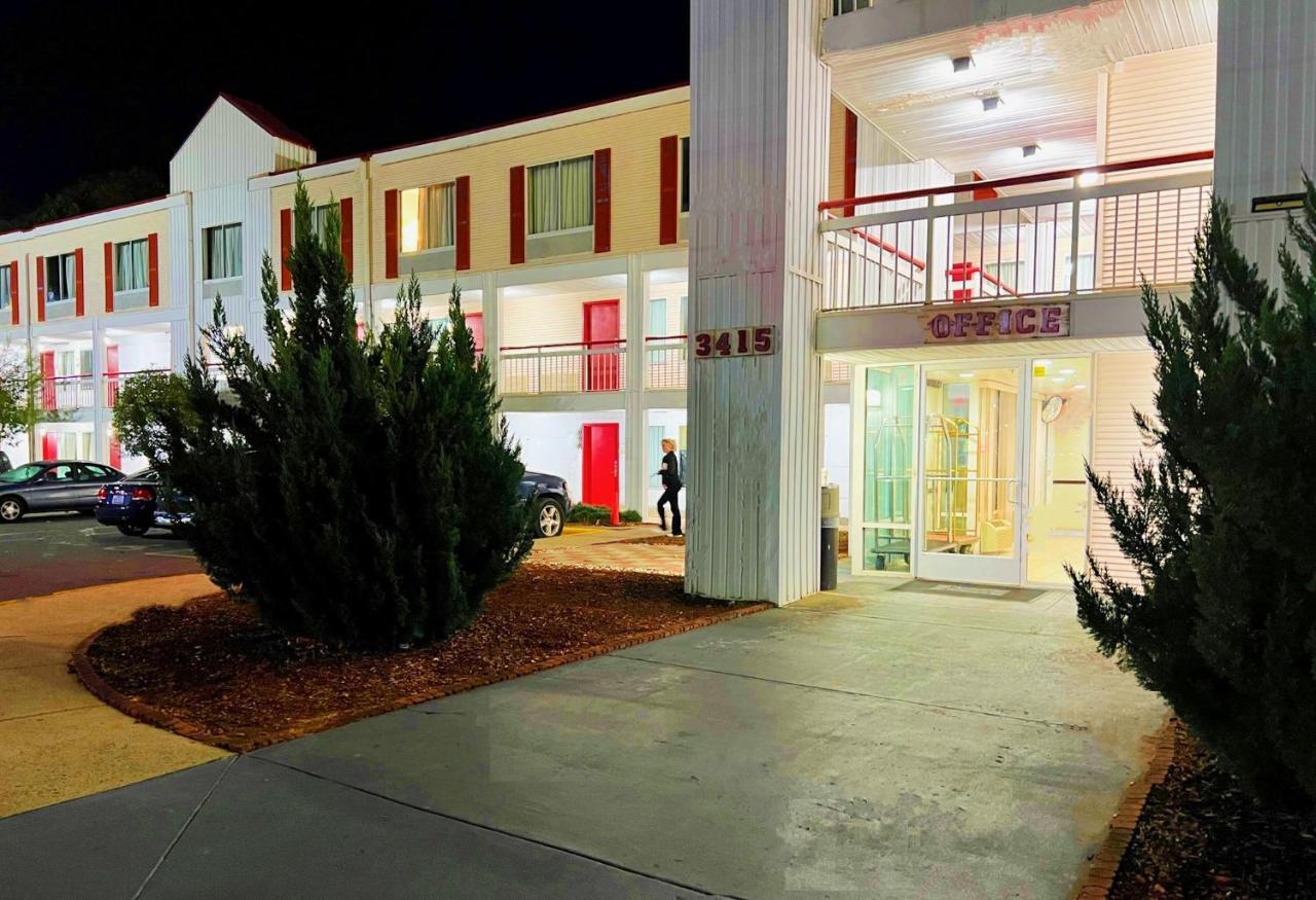 Bposhtels Charlotte Hostel Екстериор снимка