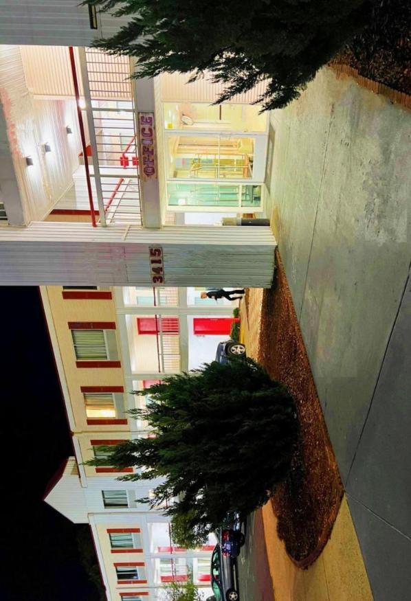 Bposhtels Charlotte Hostel Екстериор снимка