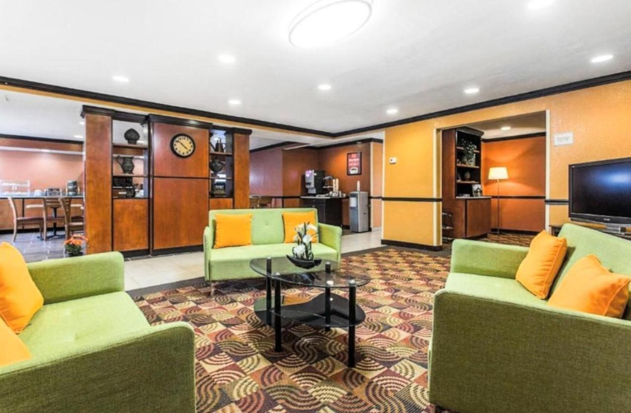 Bposhtels Charlotte Hostel Екстериор снимка